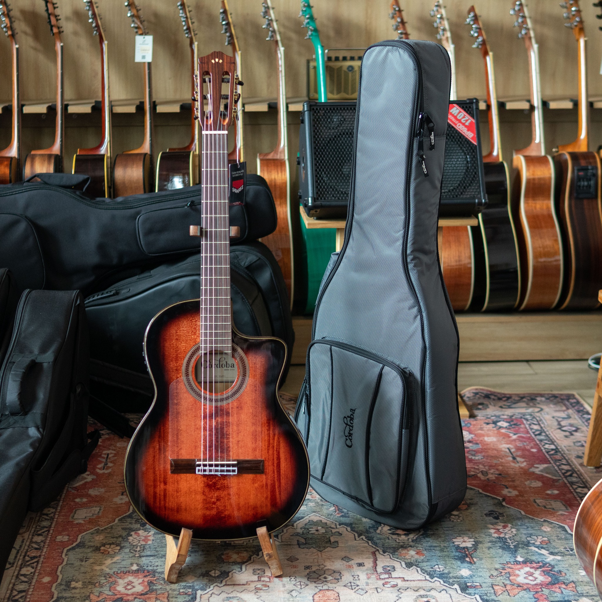 Đàn Guitar Classic Cordorba GK Studio Edge Burst