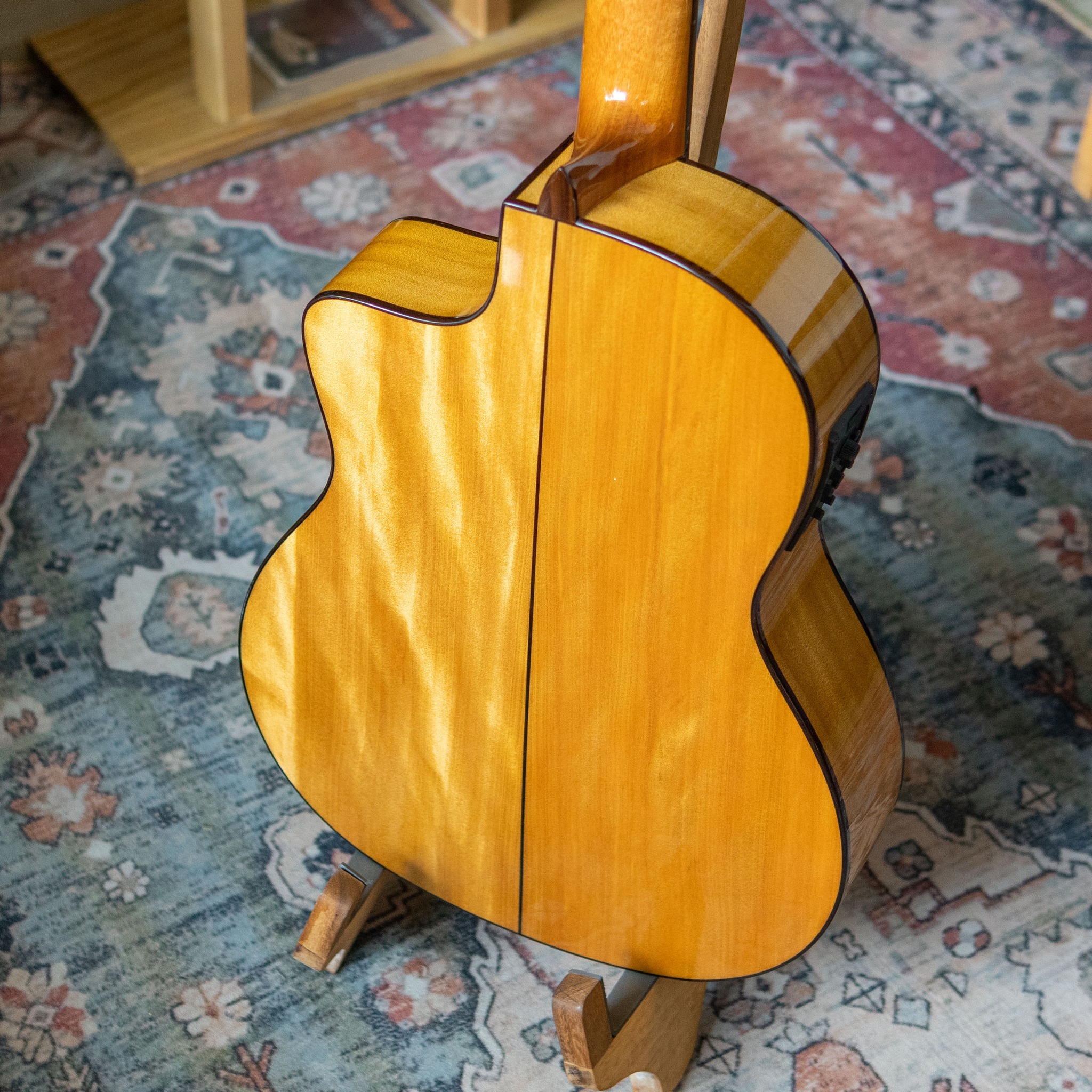 Đàn Guitar Classic Cordorba GK Studio Edge Burst - Ảnh 6