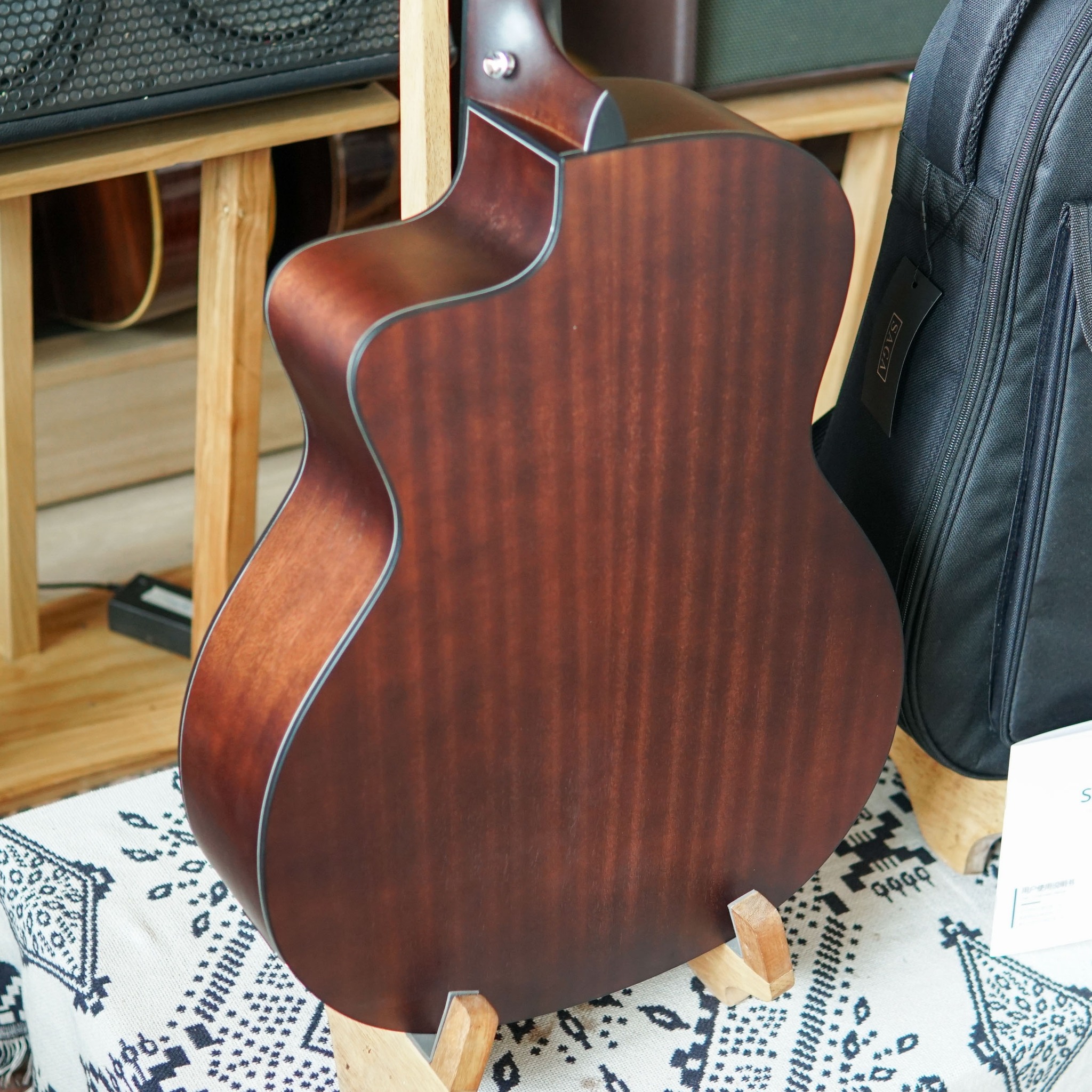 Đàn Guitar Acoustic Saga SF600GCE - Ảnh 7