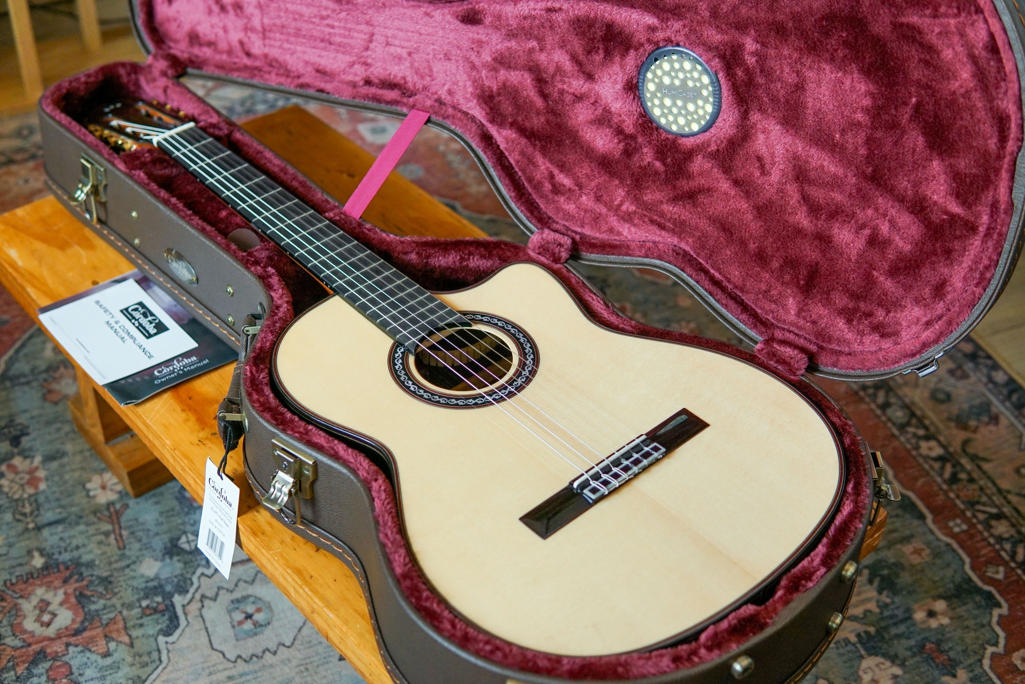 Đàn Guitar Classic Cordoba GK Pro Negra
