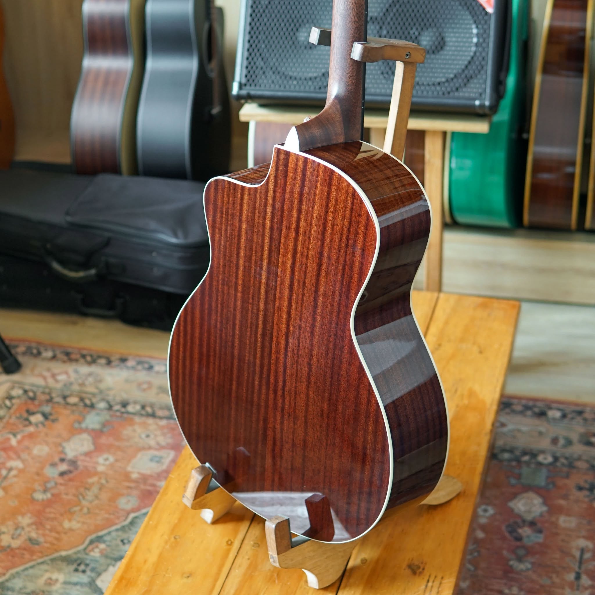 Đàn Guitar Acoustic Saga SF700GC Pro - Ảnh 8