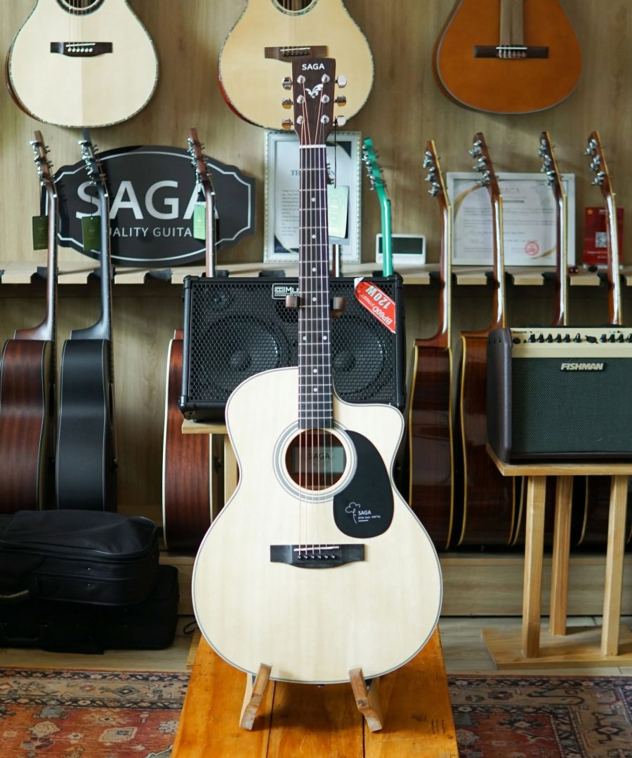 Đàn Guitar Acoustic Saga SF700GCE Pro