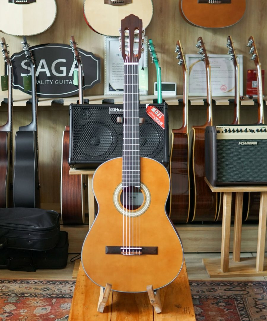 Đàn Guitar Classic Saga C10M