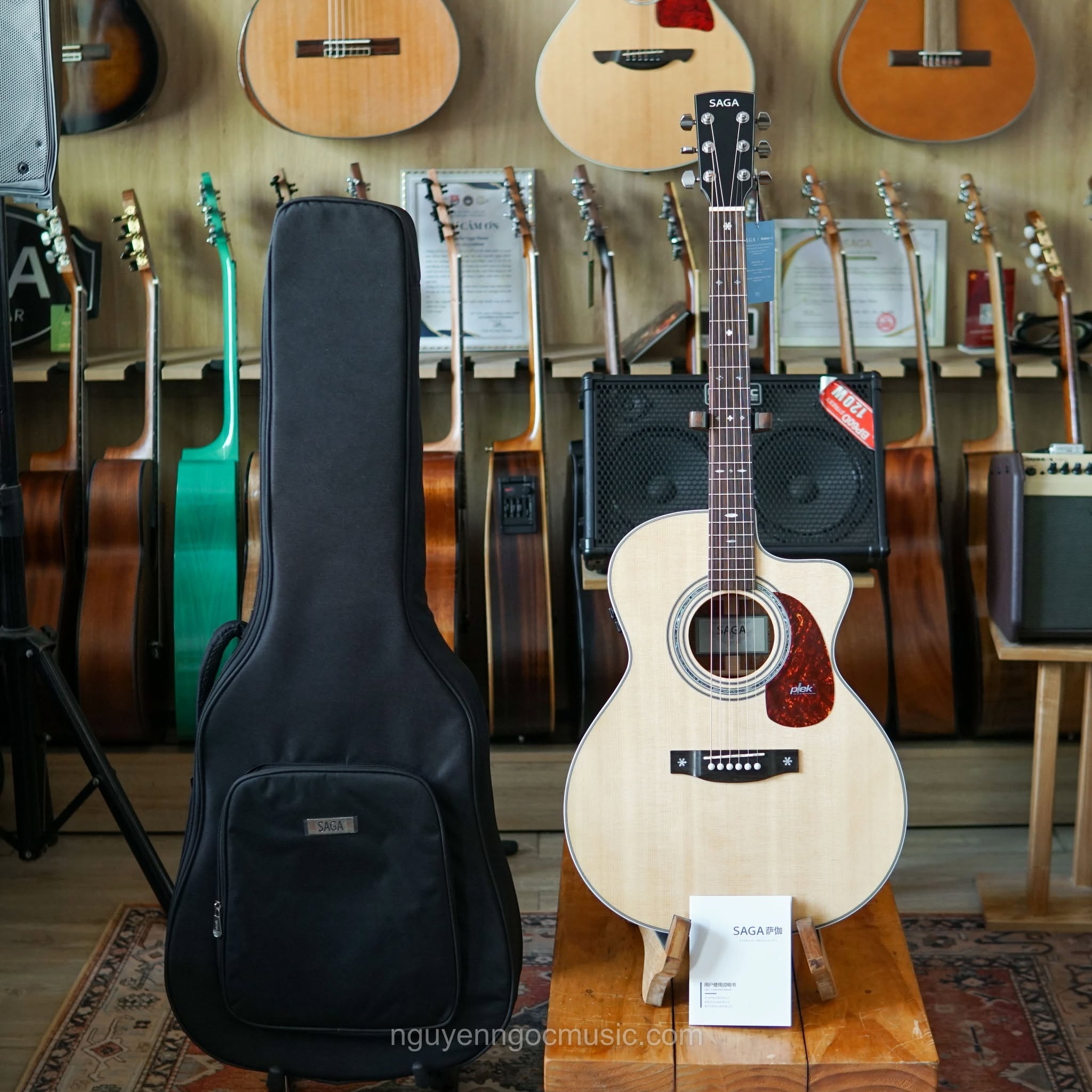 Đàn Guitar Acoustic Saga A1GCE Pro